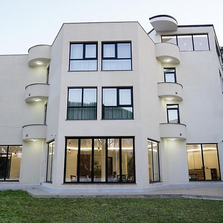 The Honeycomb Boutique Hotel Голем Екстериор снимка