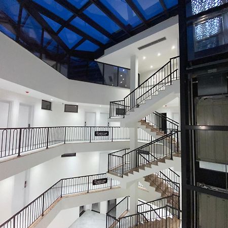 The Honeycomb Boutique Hotel Голем Екстериор снимка
