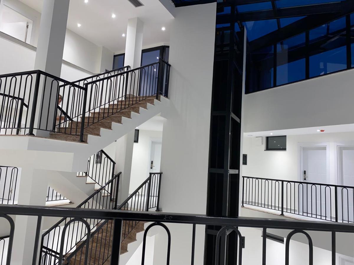 The Honeycomb Boutique Hotel Голем Екстериор снимка