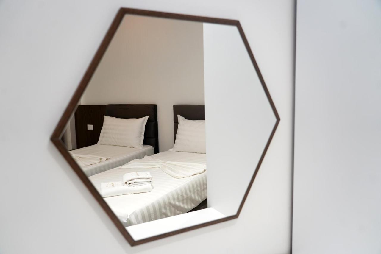 The Honeycomb Boutique Hotel Голем Екстериор снимка