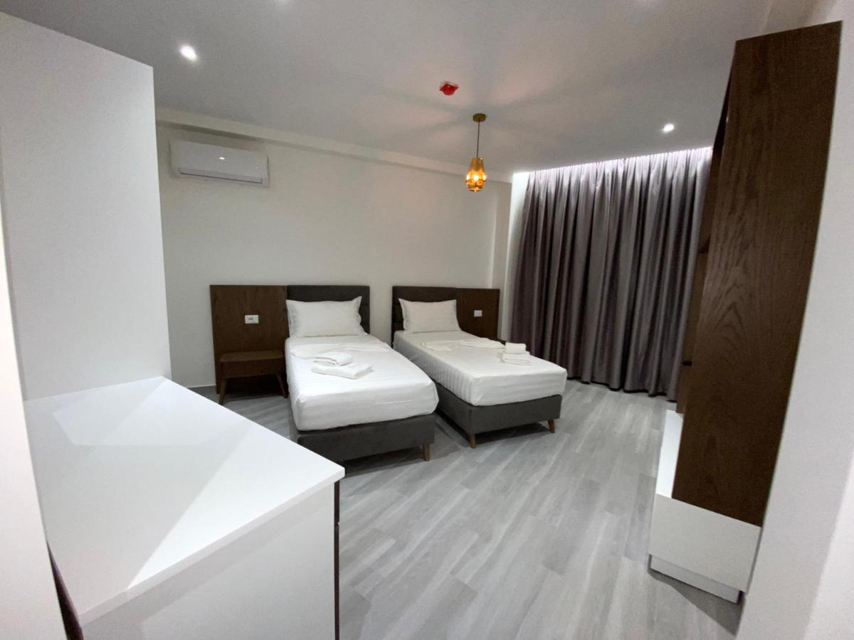 The Honeycomb Boutique Hotel Голем Екстериор снимка