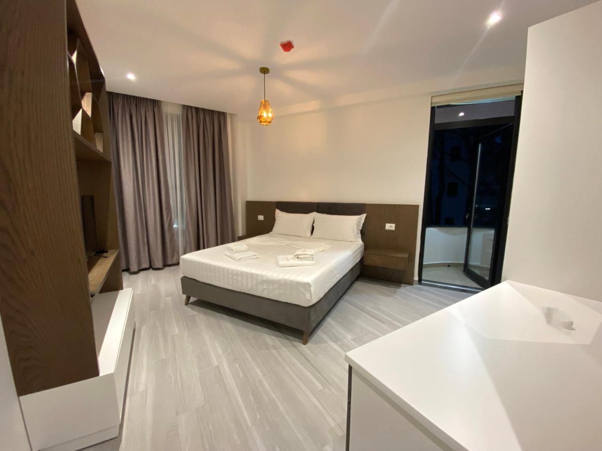The Honeycomb Boutique Hotel Голем Екстериор снимка