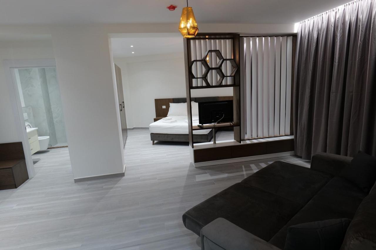 The Honeycomb Boutique Hotel Голем Екстериор снимка