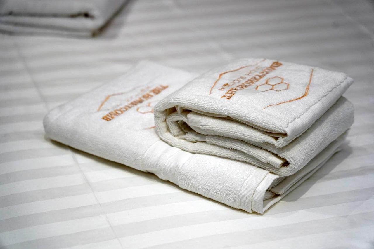 The Honeycomb Boutique Hotel Голем Екстериор снимка