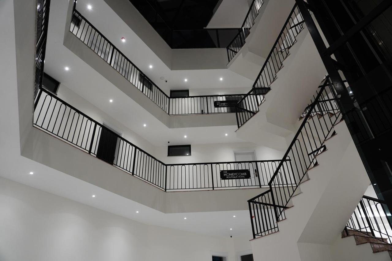 The Honeycomb Boutique Hotel Голем Екстериор снимка