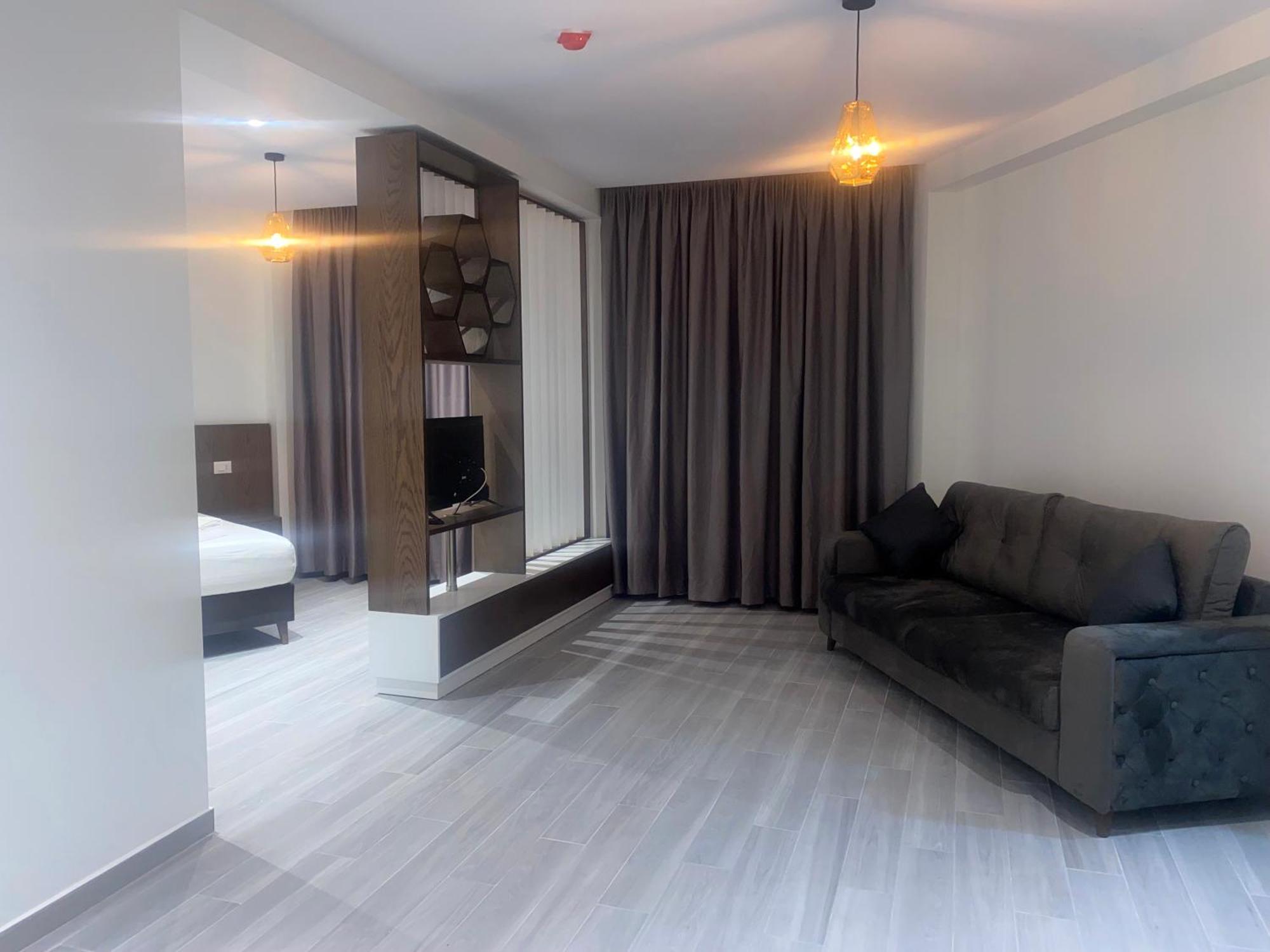 The Honeycomb Boutique Hotel Голем Екстериор снимка