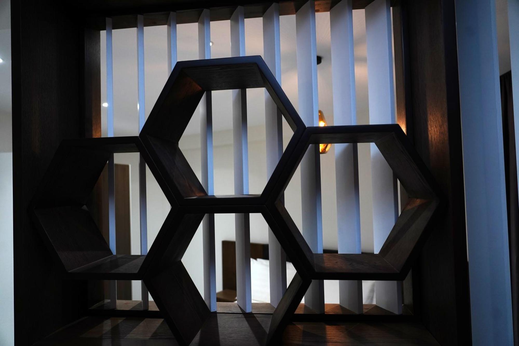 The Honeycomb Boutique Hotel Голем Екстериор снимка