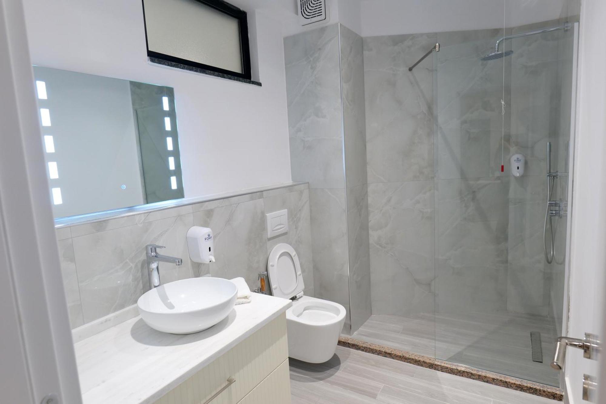 The Honeycomb Boutique Hotel Голем Екстериор снимка