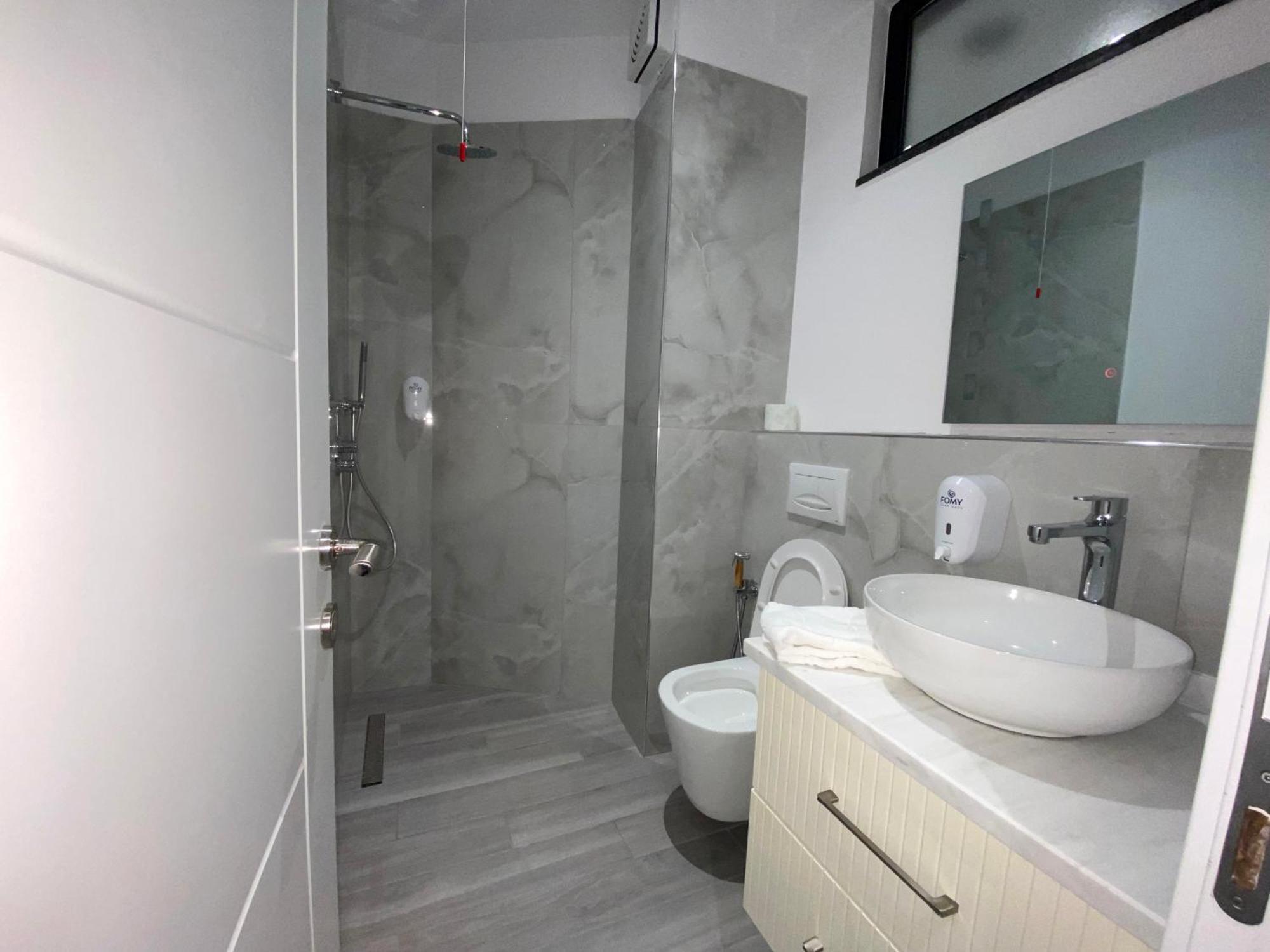 The Honeycomb Boutique Hotel Голем Екстериор снимка