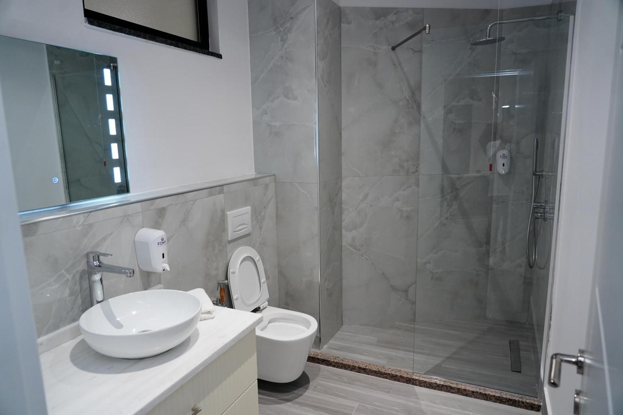 The Honeycomb Boutique Hotel Голем Екстериор снимка